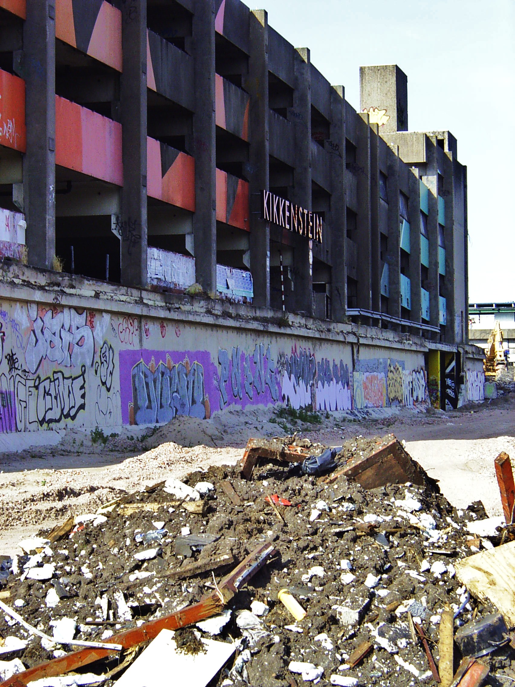 2002 (24)