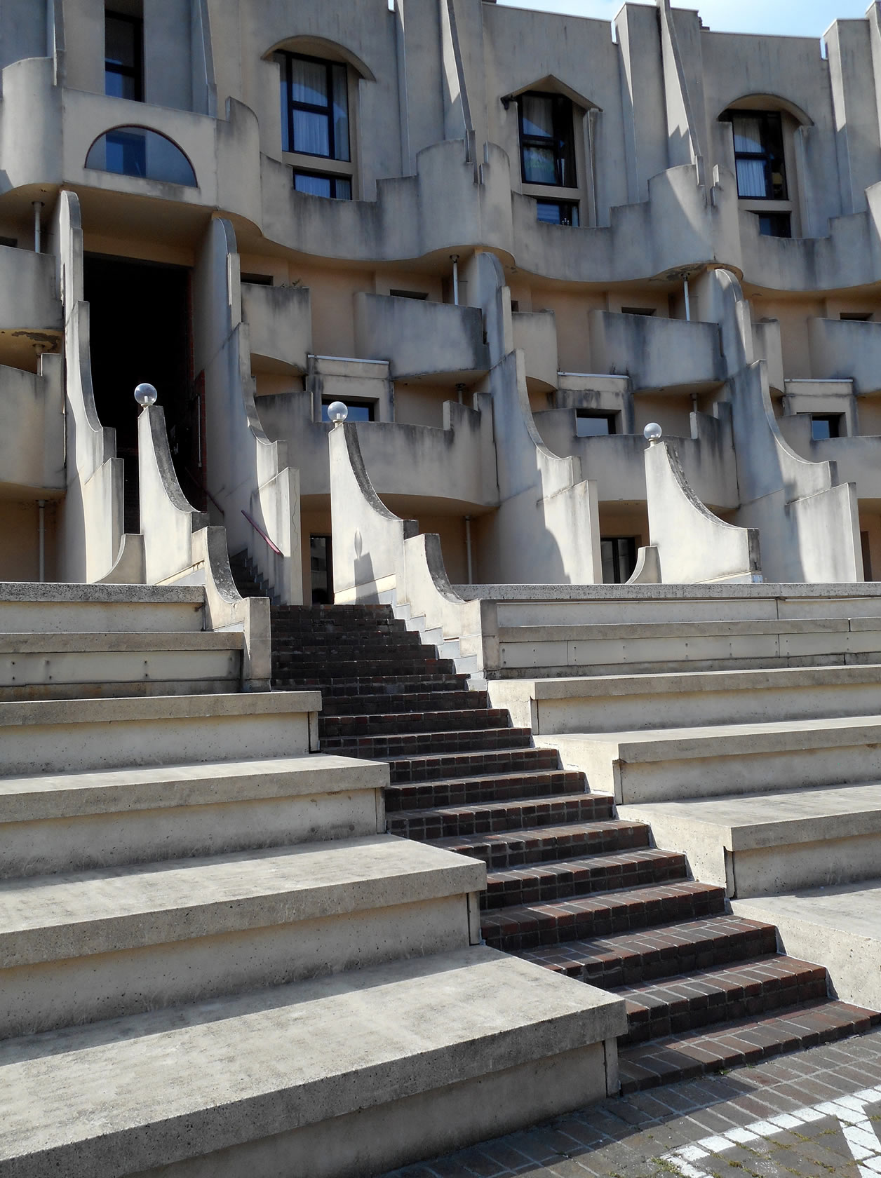 2005 (19)