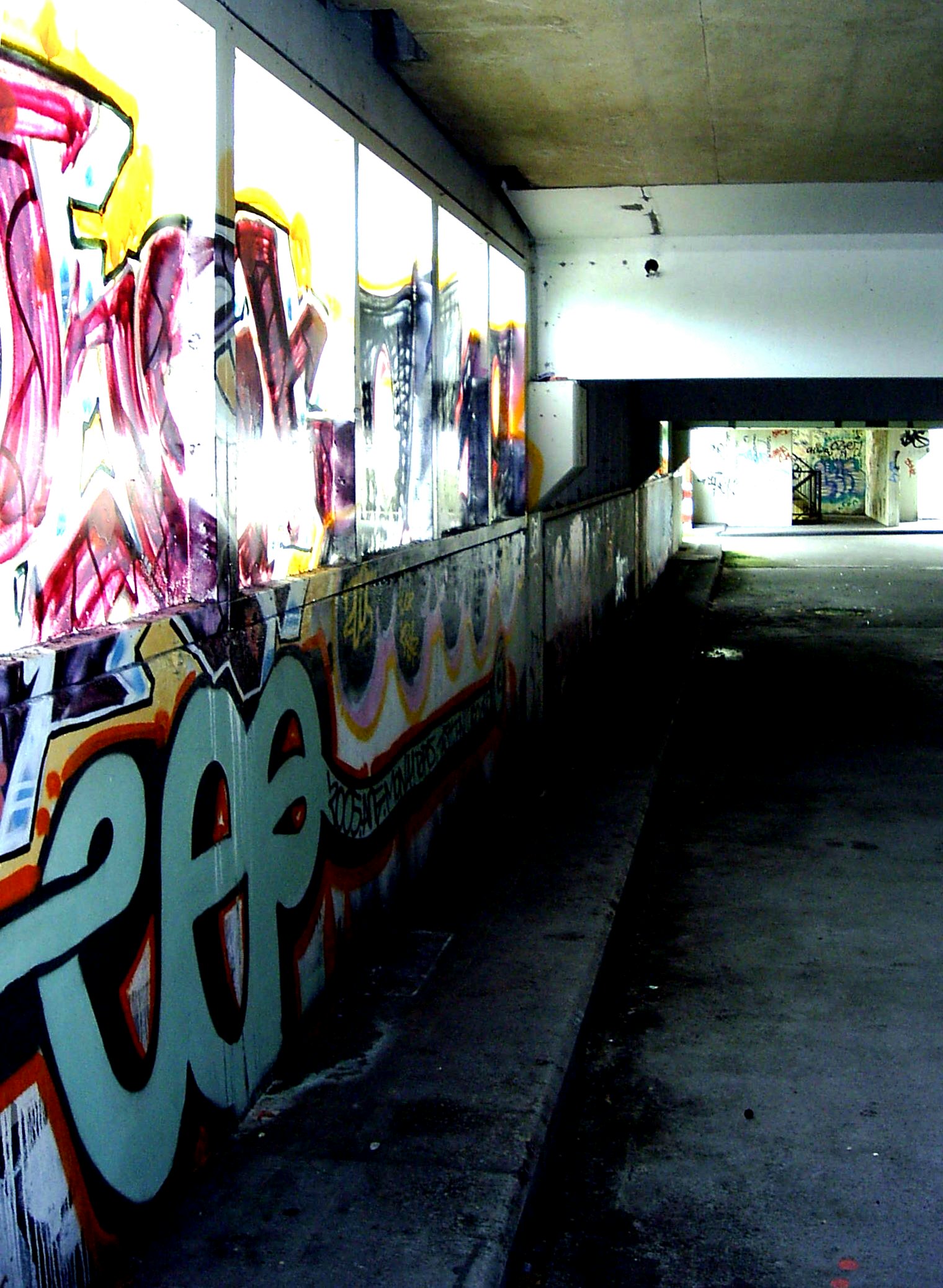 2005 (40)